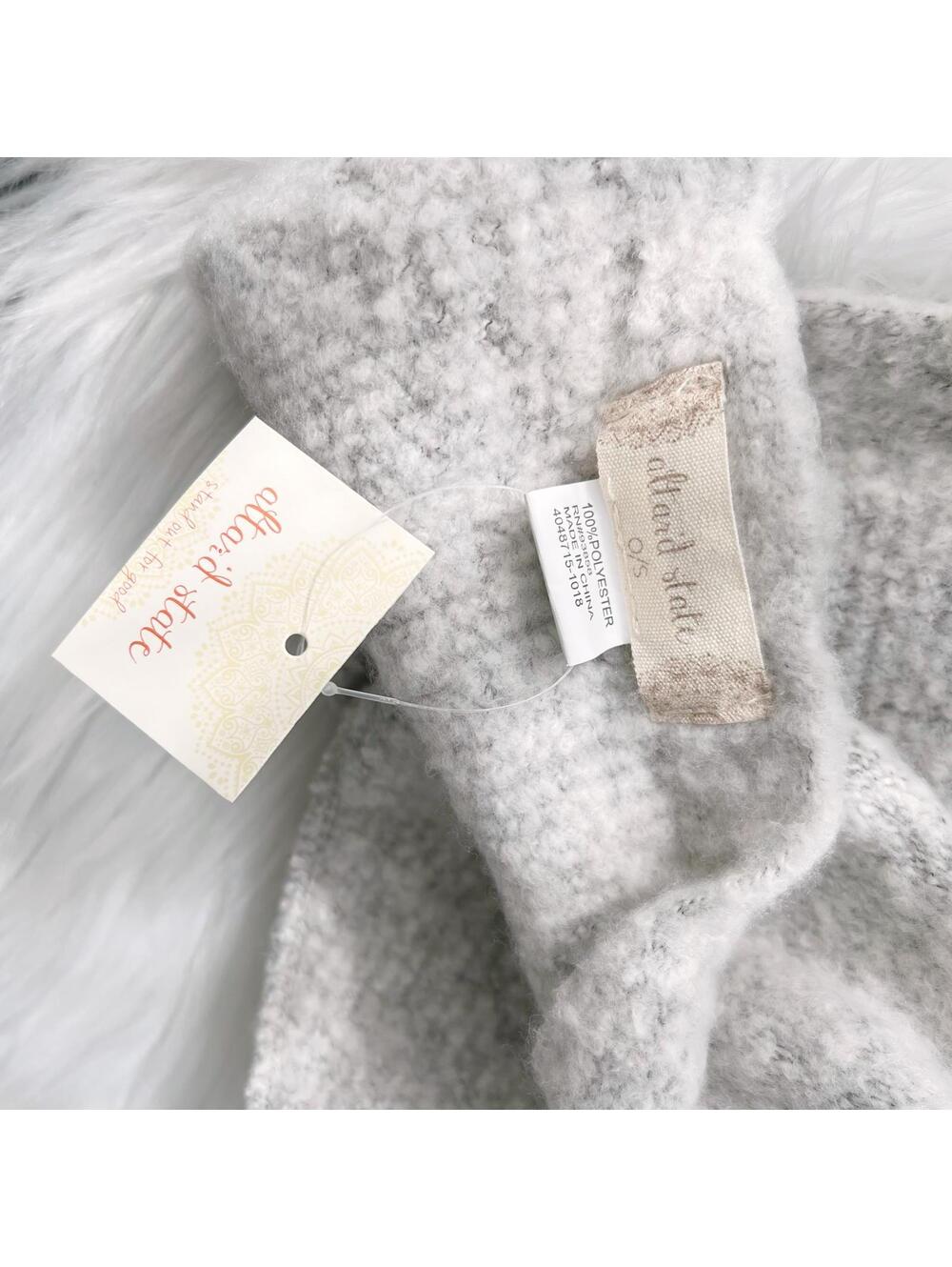 NWT Altar’d State - Heather Gray soft fuzzy oversize scarf 29” x 90” - Picture 5 of 6